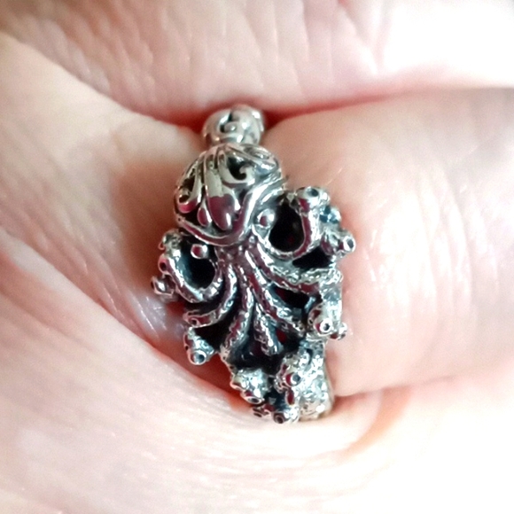 BALI LEGACY STERLING SILVER OCTOPUS RING - Picture 4 of 10
